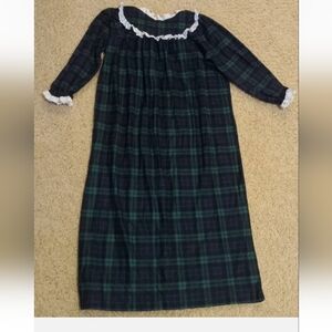 New BELLEPOINTE Nightgown Sleepwear Girl Plaid Green Navy Flannel Eyelet Size 10